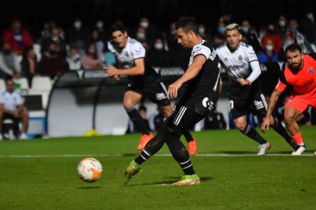 bsport体育官网入口-中超弃将领跑西乙射手榜 40岁老将与C罗梅西齐名